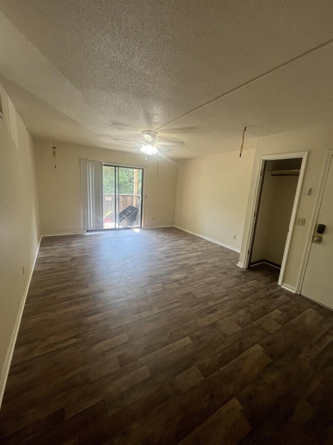 Photo - 515 Laurel St