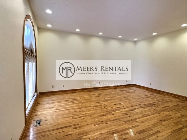 Photo - 30 Bridlewood Rd