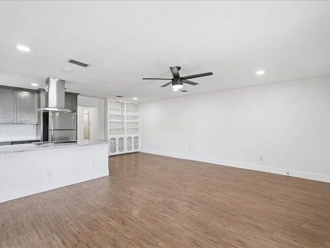 Photo - 2531 W Twelfth St