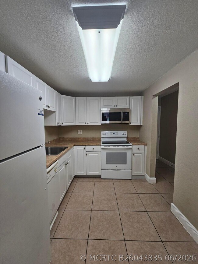 Photo - 4324 NW 9th Ave Unit 6-1c