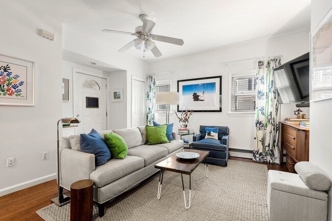 Photo - 256 E St Unit 1