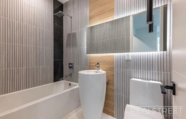 Photo - Spacious 2 Bed 2 Bath in Prospect Lefferts Gardens - Rooftop Access & More!