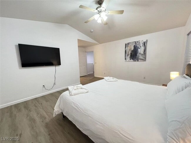 Photo - 4570 Sparwood Dr