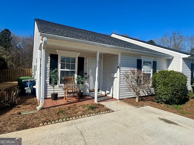 Photo - 1653 Summerwoods Cir