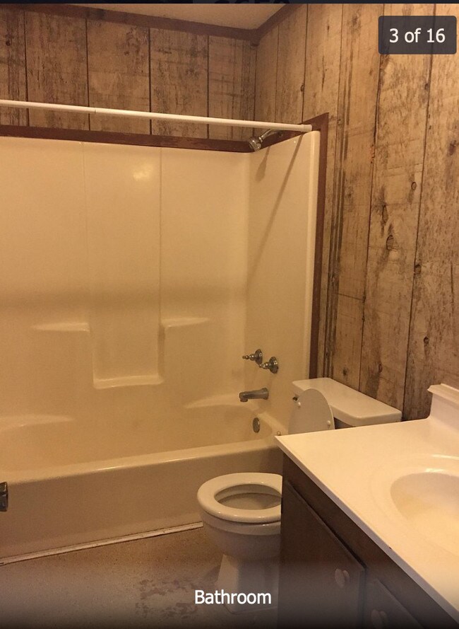 Hall bathroom - 135 W Menard Rd