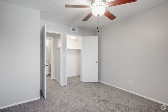 RENOVATED 1BR, 1BA - 625SF