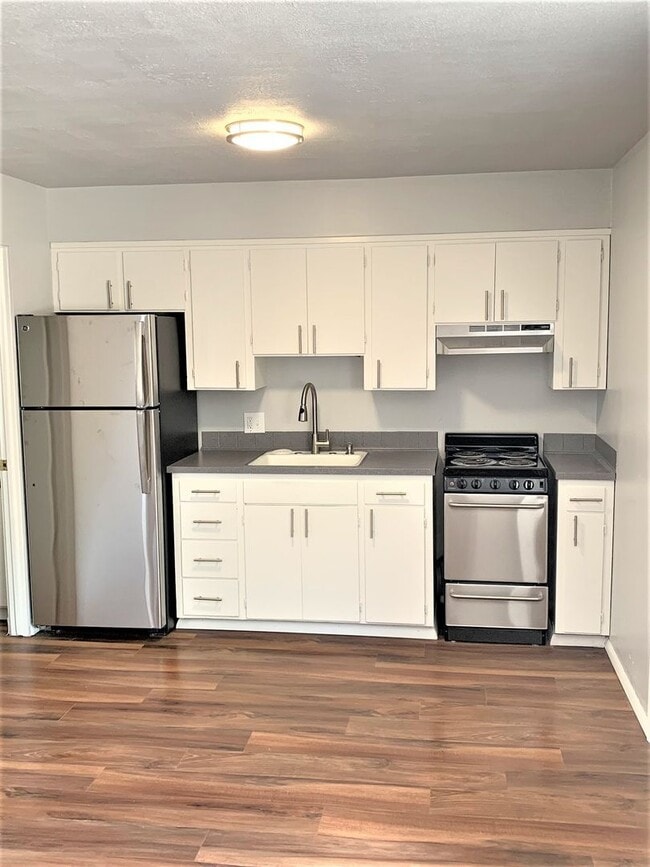 Photo - Recently Renovated One Bedroom In Awesome University Location! Unit 701