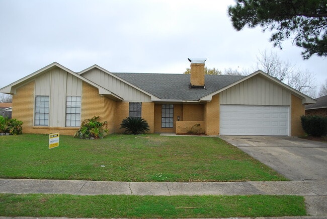 Building Photo - 104 Big Sky Dr