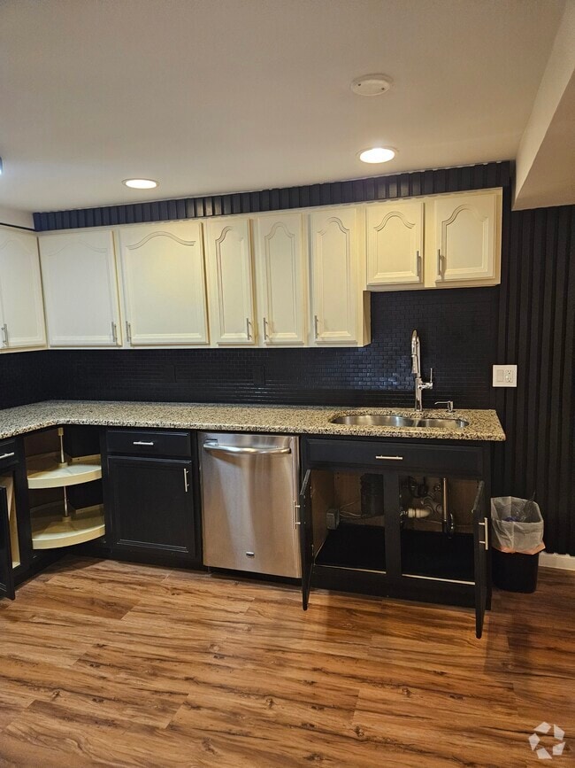 Building Photo - 4207 7th St NW Unit LOWER LEVEL Rental