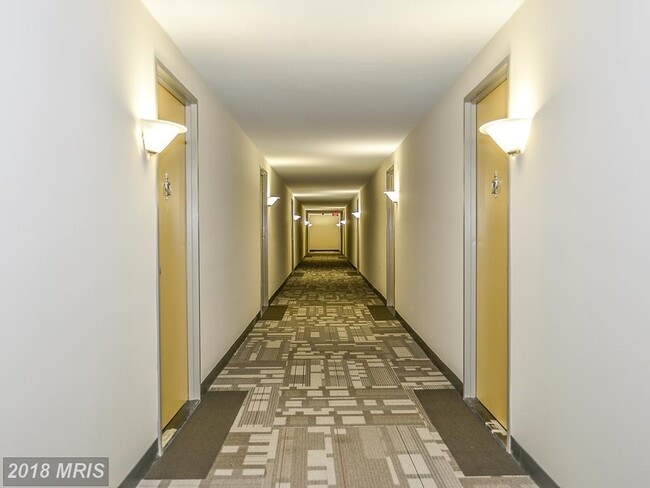 Photo - 4600 Duke St Unidad 922