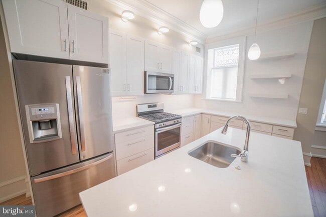 Photo - 2126 Locust St