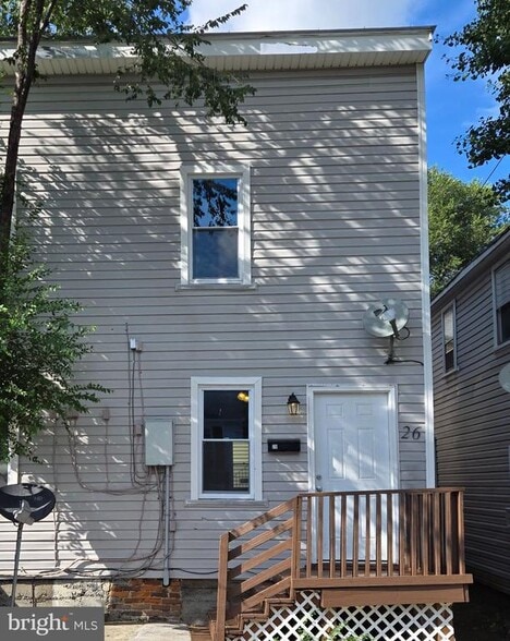 26 E Pall Mall St