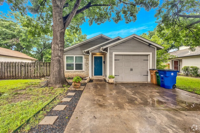 Building Photo - 9721 Holly Springs Dr Rental