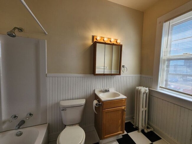 Photo - Close to ISU - 1 Bedroom - Gas, Water & Se...