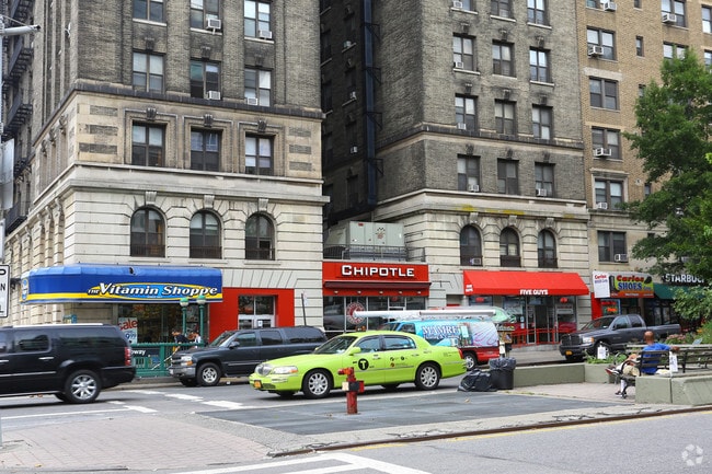 Photo - 600 W 111th St