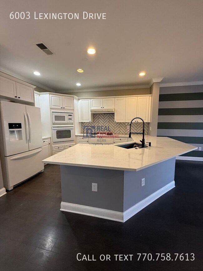 Photo - 6003 Lexington Dr