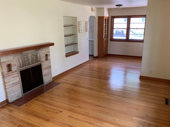Photo - 418 S Owen Dr