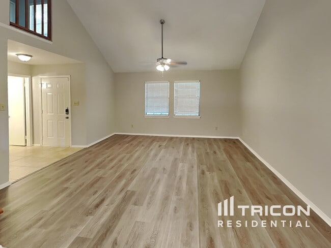 Photo - 1378 Southridge Dr