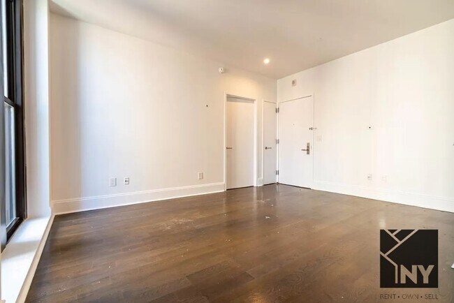 Photo - Massive Space - Prime Location! - Your new... Unit 11D