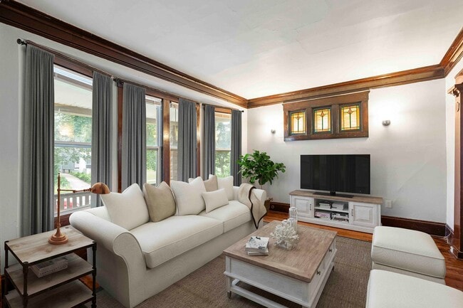 Building Photo - Murray house