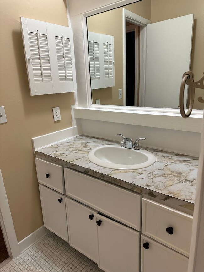 Photo - 2 bedroom 1.5 bath condo now available for rent in Dalton, GA