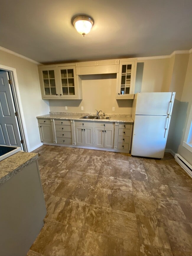 Photo - 73 Maple St