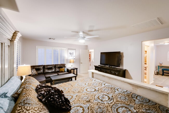 Photo - 3327 E Loma Vista St