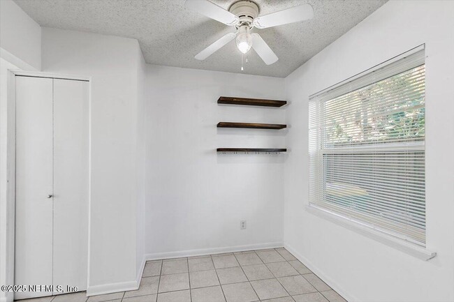 Photo - 902 2nd St S