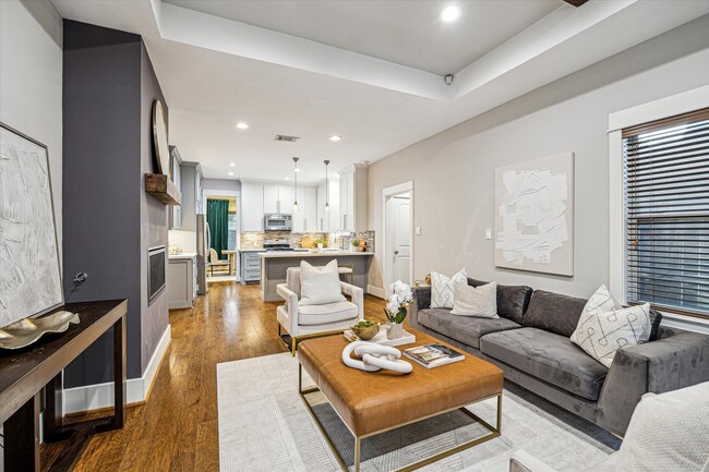 Photo - 1111 Adele St