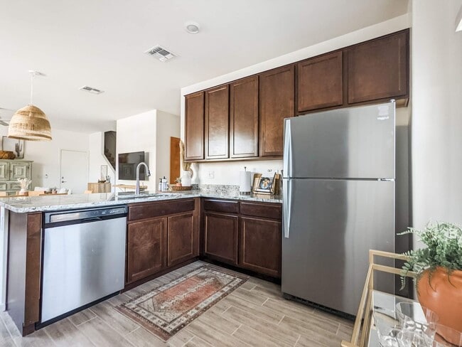 Photo - Gorgeous Fully Furnished - PRELEASE August 2026