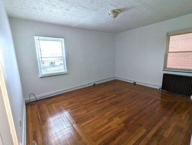 Bedroom 1 - 7620 Hamilton Ave Unit 1