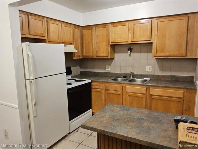 Building Photo - 29144 Lund Ave