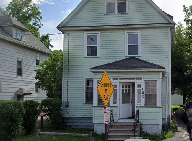 Building Photo - 480 Hague St Rental