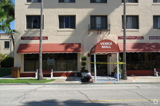 Photo - 238 Tampa Ave W