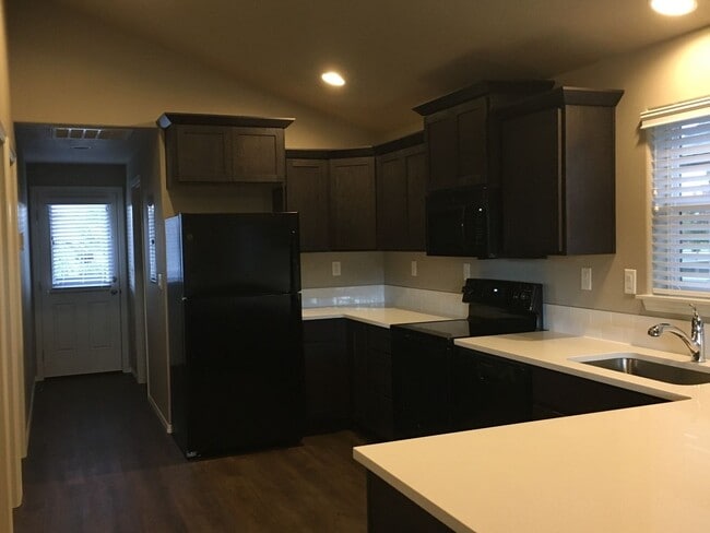 Photo - 2 Bedroom 1 Bath Cottage in SW Redmond