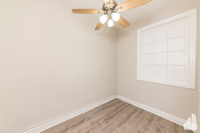Building Photo - 1446 W Lexington St Unit G Rental