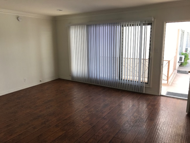 Photo - 6151 Fountain Ave Unidad 14