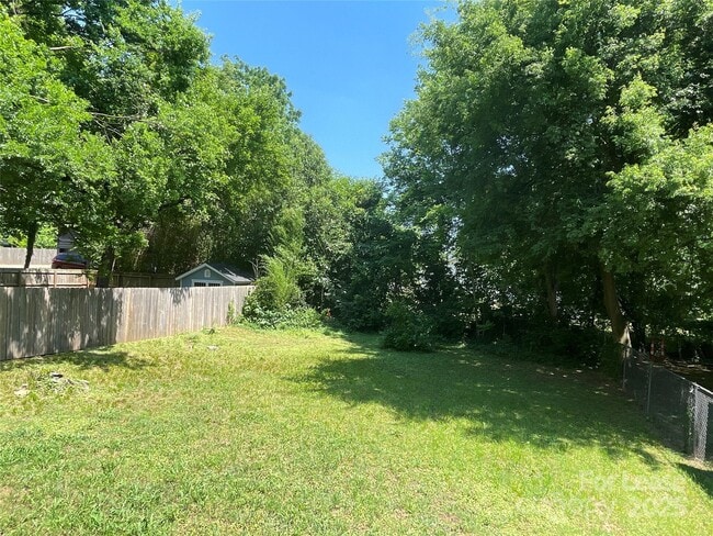 Photo - 904 Harrill St