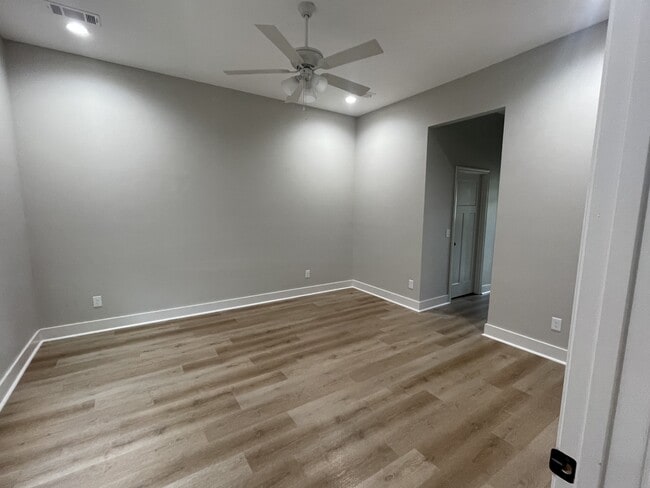 Photo - 104 W 9th St