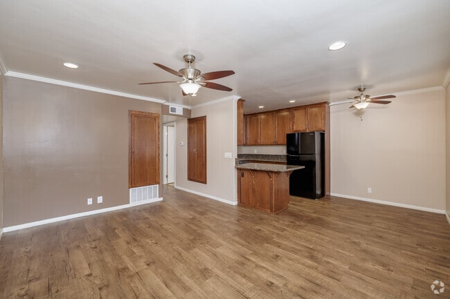 2BR, 1BA - 720SF - Living/Dining Room - Crandall Apartments