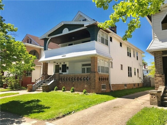 Photo - 2144 Waterbury Rd