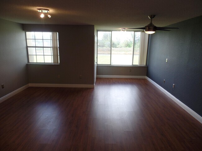 Photo - 2880 N Oakland Forest Dr