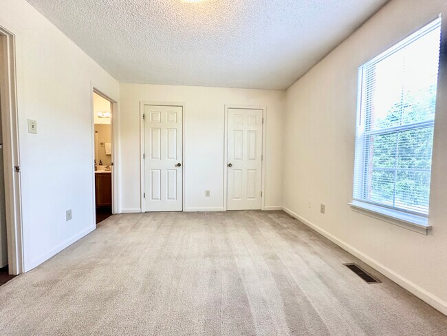 Photo - 805 Old Gray Station Rd