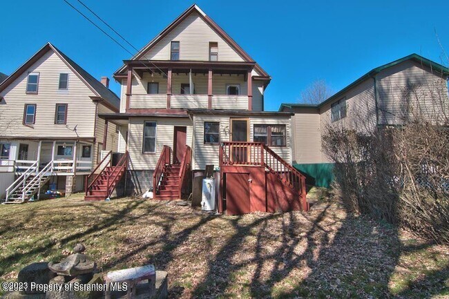 Photo - 1418 Capouse Ave