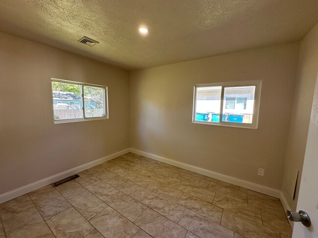 Photo - 3020 Northgate Ave Unidad 3020 1/2