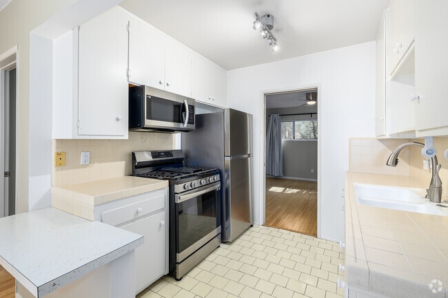 1 habitación, 1 baño - 700 pies cuadrados - Cocina