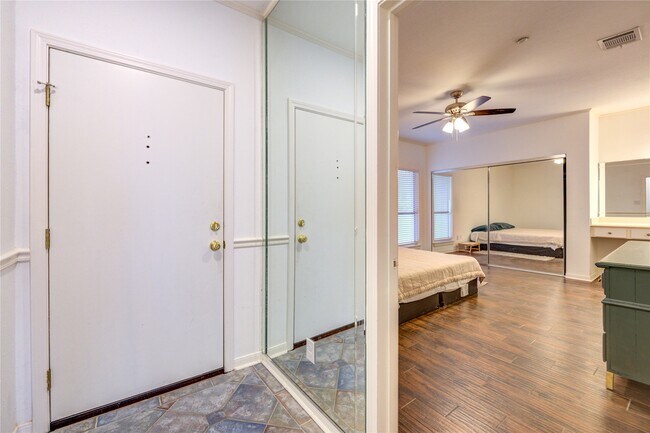 Photo - 401 Lakeside Ln Unit 106