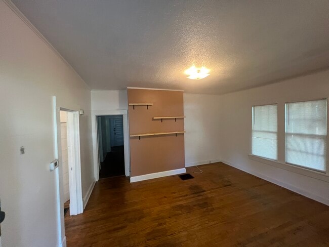 Photo - 2617 Forestdale Ave