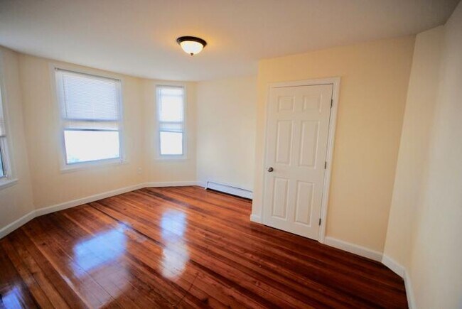 Photo - 3 bedroom in Boston MA 02128