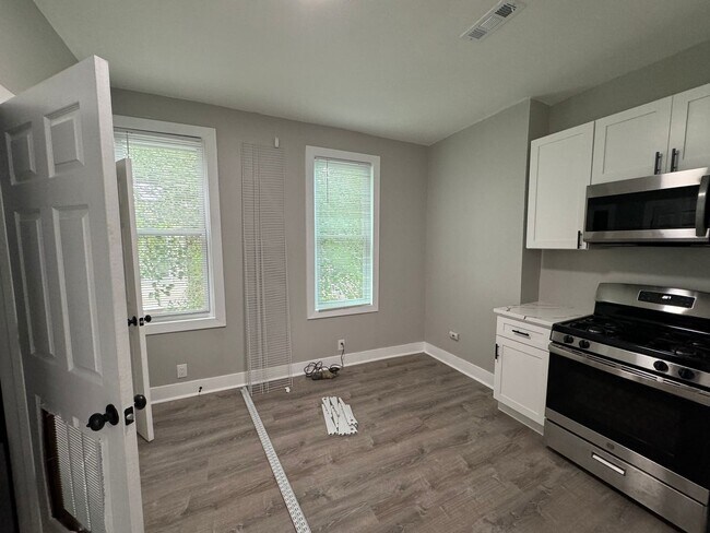 Photo - 1825 River Ave Unit Apt 2